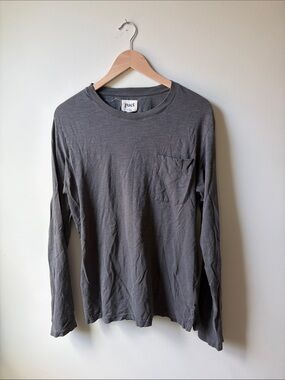 Pact Men's Long Sleeve Pocket Tee in Charcoal